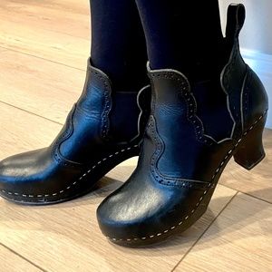 Toffel Hashbeens Size 37  (6.5/7 US)